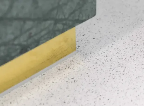 Gussterrazzo und Terrazzo Fliese im Vergleich