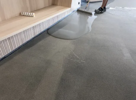 Wie lange ist die Trockenzeit für verschiedene Bodenbeläge?